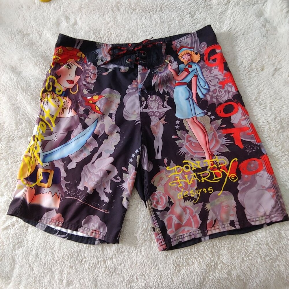 Ed Hardy Surf or Die Streetwear Girls All Over the World Boardshorts 38